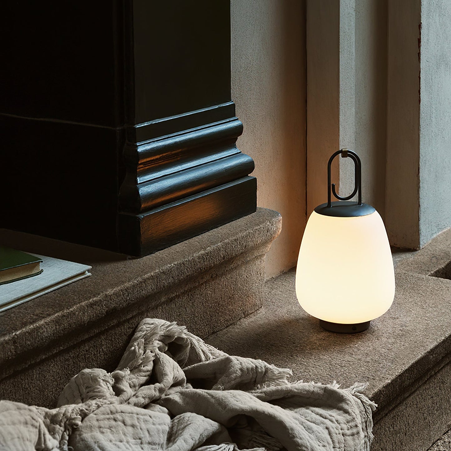 LumiVenture – Stylish LED Lantern with Rechargeable Battery for Cozy Indoor & Outdoor Ambiance