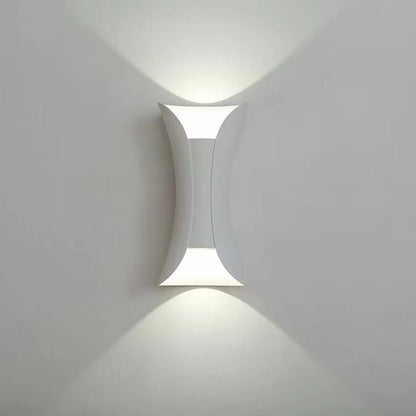 TAVIO – Waterproof Outdoor LED Wall Light in Black for Gardens & Patios