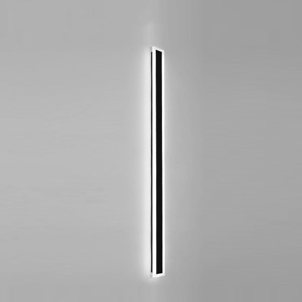 KALVO – Black Outdoor LED Wall Light for Modern Gardens & Patios