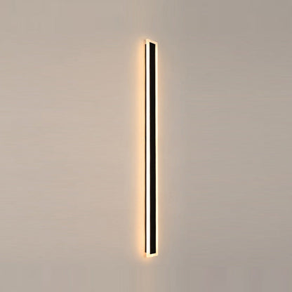KALVO – Black Outdoor LED Wall Light for Modern Gardens & Patios