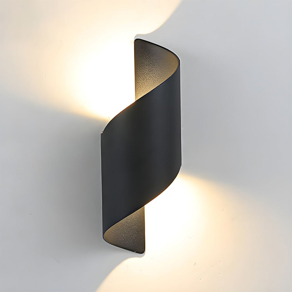 SAVIO – Minimalist Black LED Aluminium Outdoor Wall Light