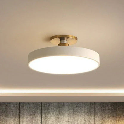 LUSTRO - Nordic Minimalist Ceiling Light for a Modern Home