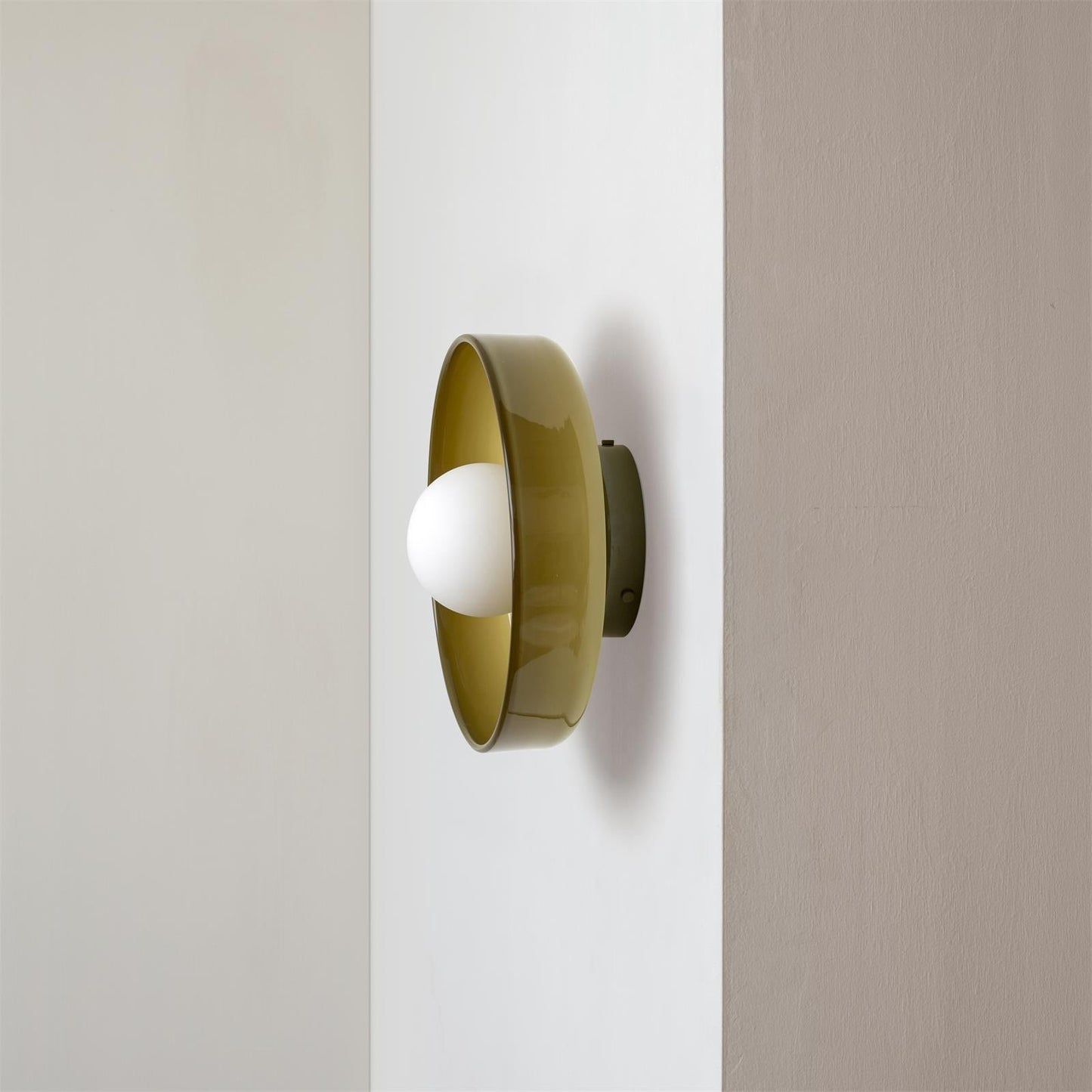 Modern Round Flush Mount Ceiling Light Fixture – Sleek Glass Design for Kitchen