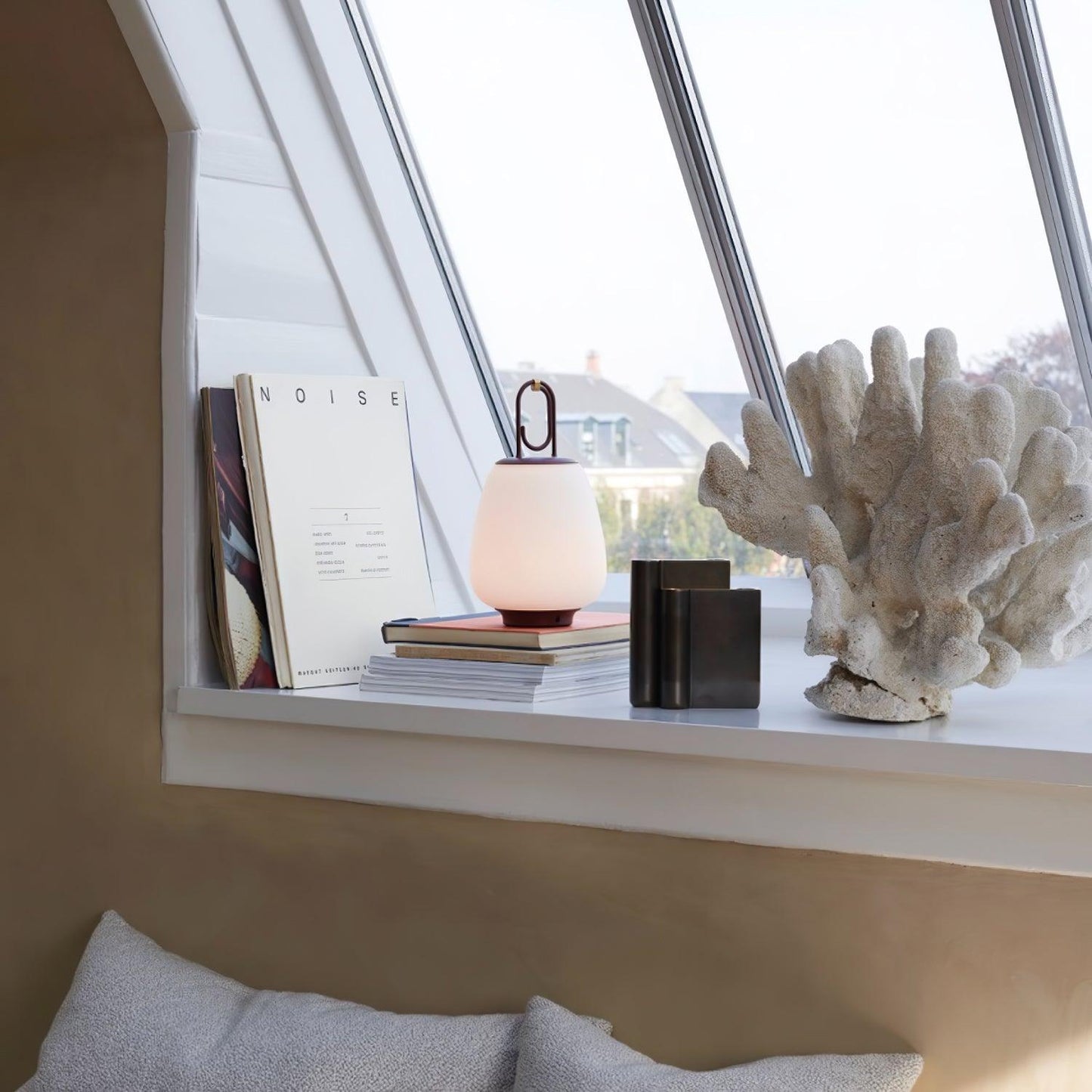 LumiVenture – Stylish LED Lantern with Rechargeable Battery for Cozy Indoor & Outdoor Ambiance
