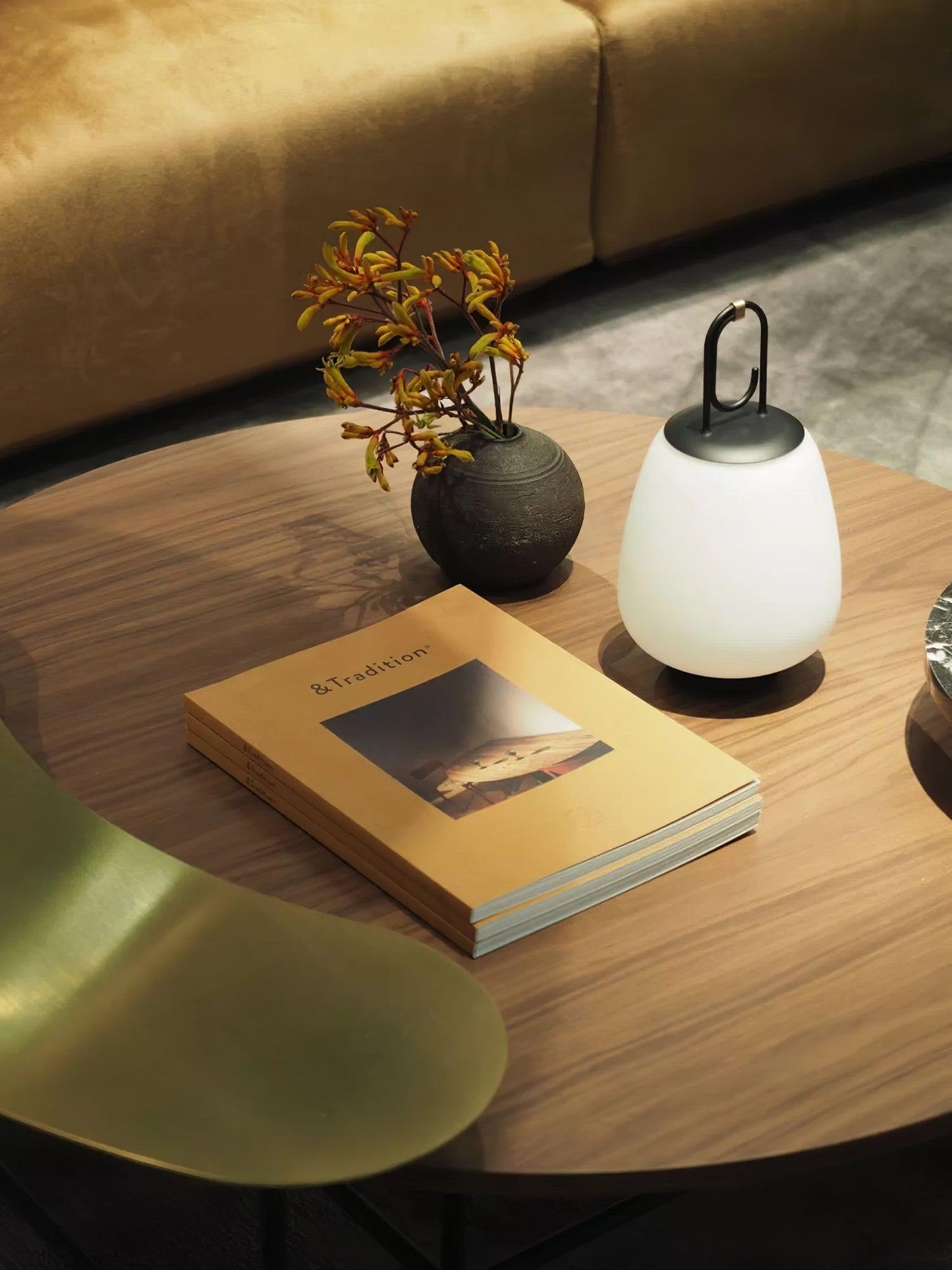 LumiVenture – Stylish LED Lantern with Rechargeable Battery for Cozy Indoor & Outdoor Ambiance