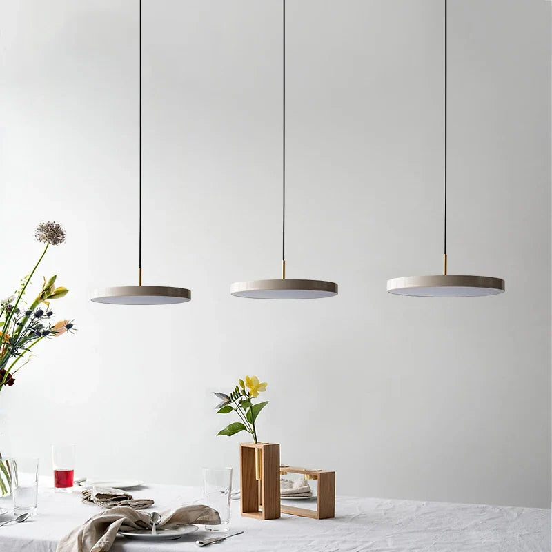 OrbitaGlow – Futuristic Metal LED Pendant Lamp