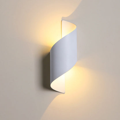SAVIO – Minimalist Black LED Aluminium Outdoor Wall Light